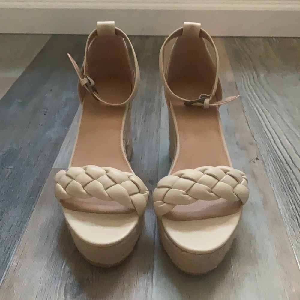 Women’s size 10 wedge heel.